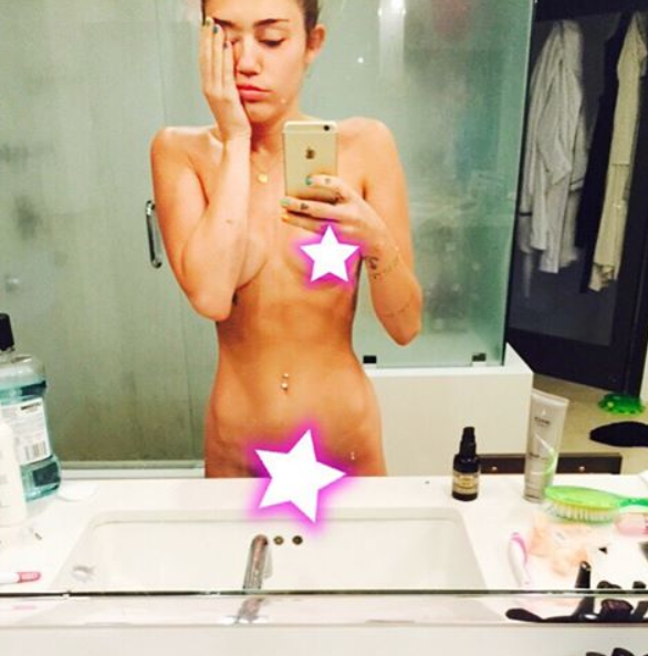 Takhle se Miley vstávalo na ceny MTV Foto: 