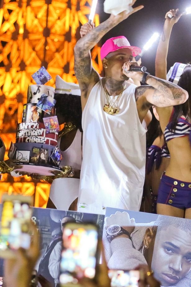 Chris Brown měl v posteli cizí ženu - Obrázek 3 Foto: 